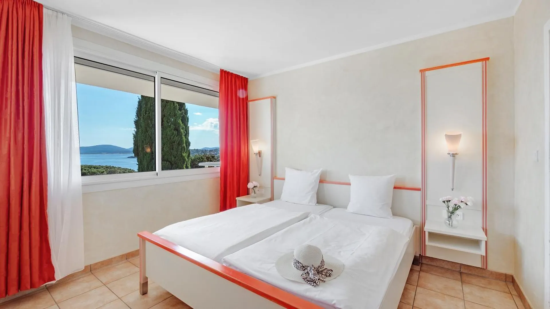 Residence Les Tourelles 3*, Sainte-Maxime France